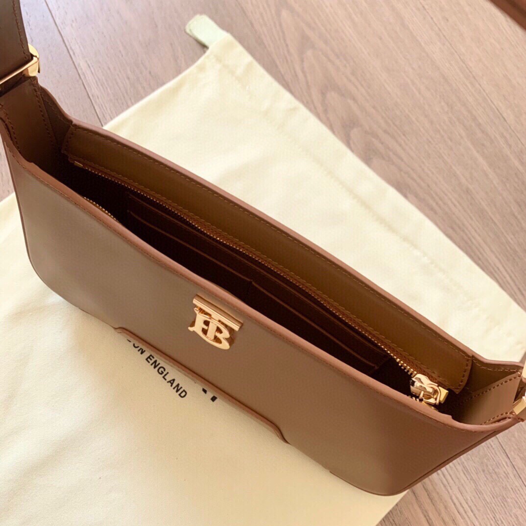Burberry Armpit Bag-28X14X5CM