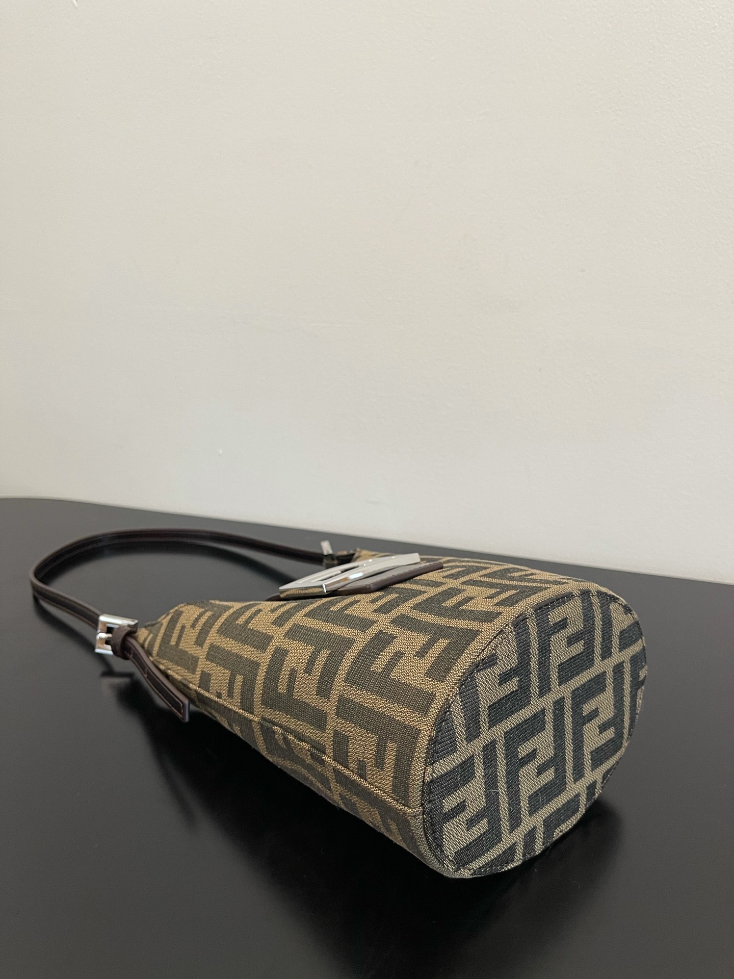Fendi Vintage Handbags-21x10x14CM