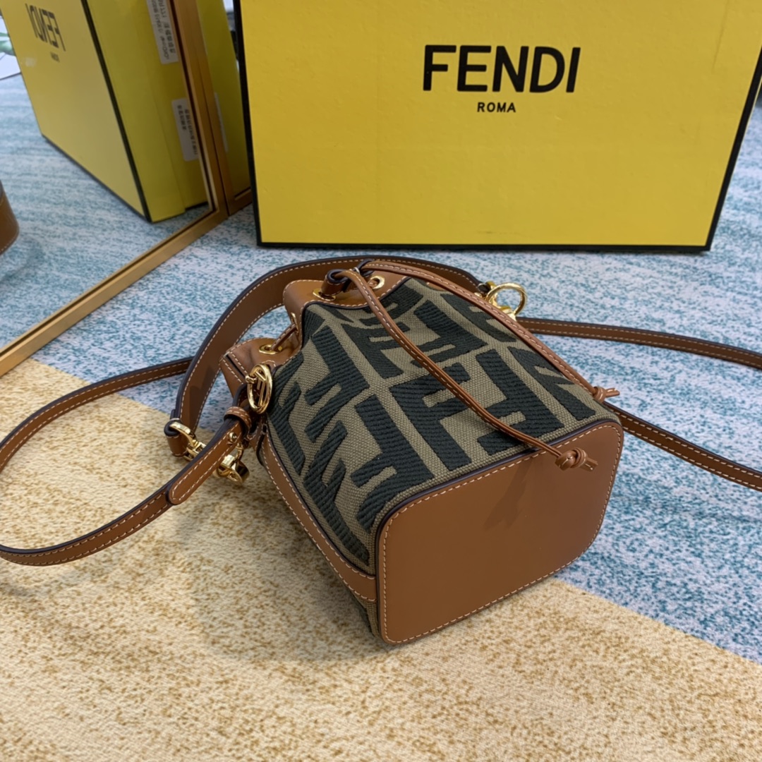 Fendi Mini Mon Tresor Bag -12x18x10CM