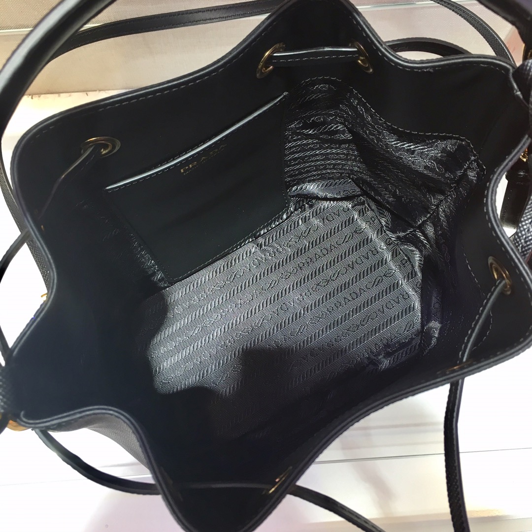 Prada Backpack 1BH038-18x23x12CM