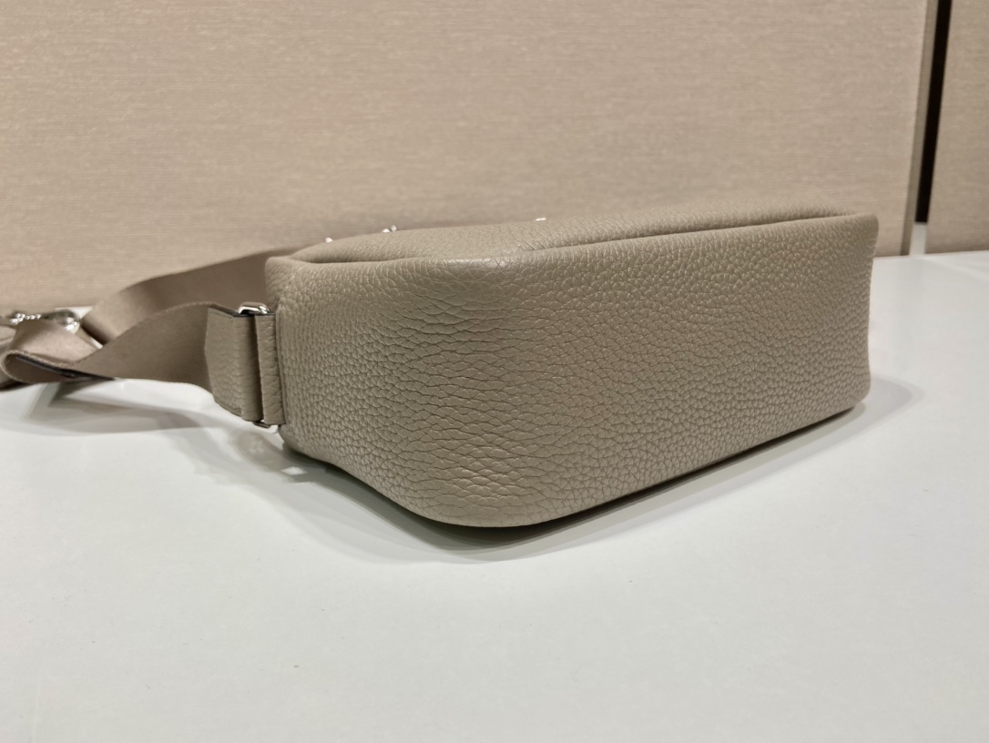 Prada 1BH182 Crossbody Bag -22*14.5*8CM