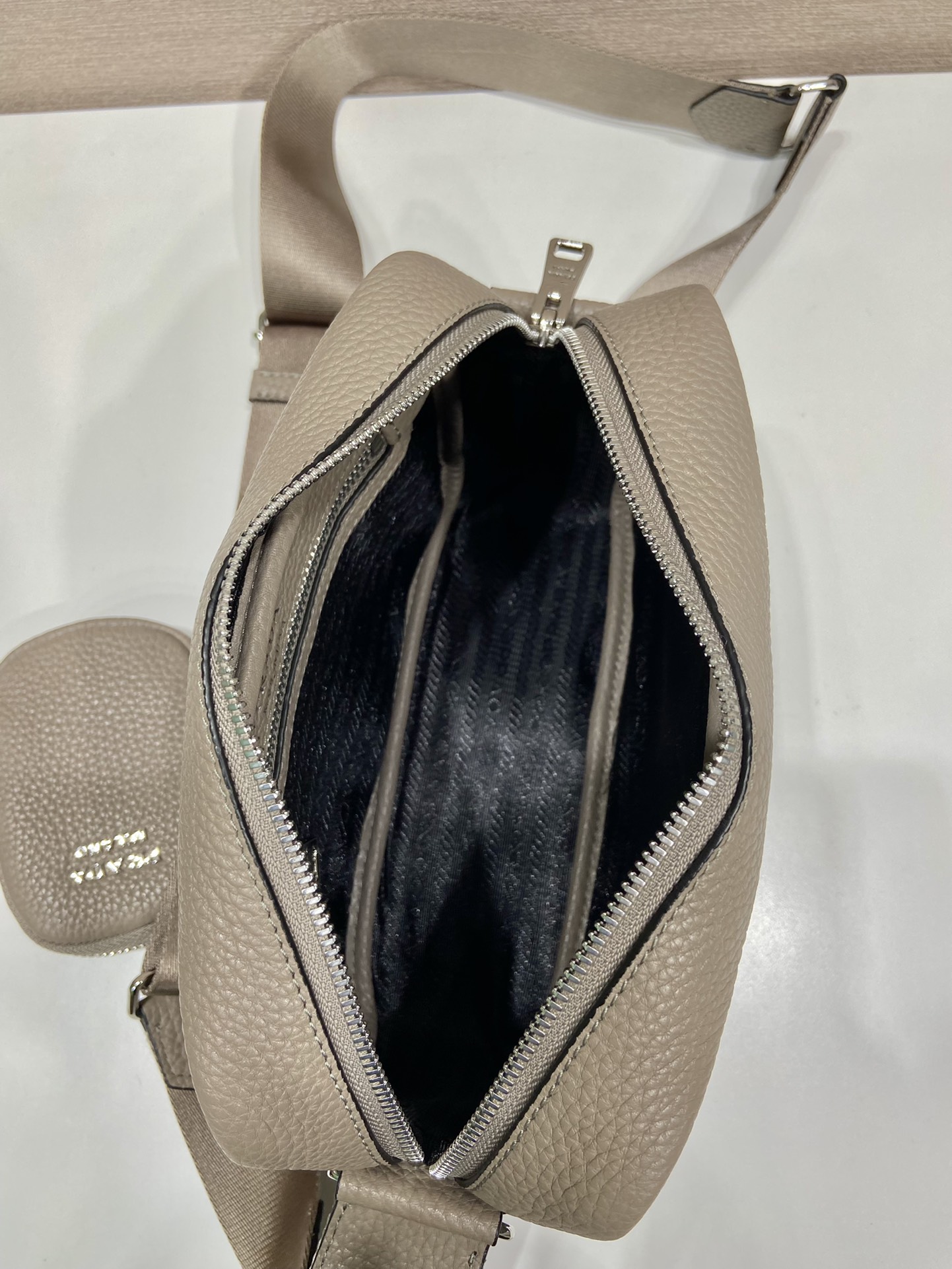 Prada 1BH182 Crossbody Bag -22*14.5*8CM