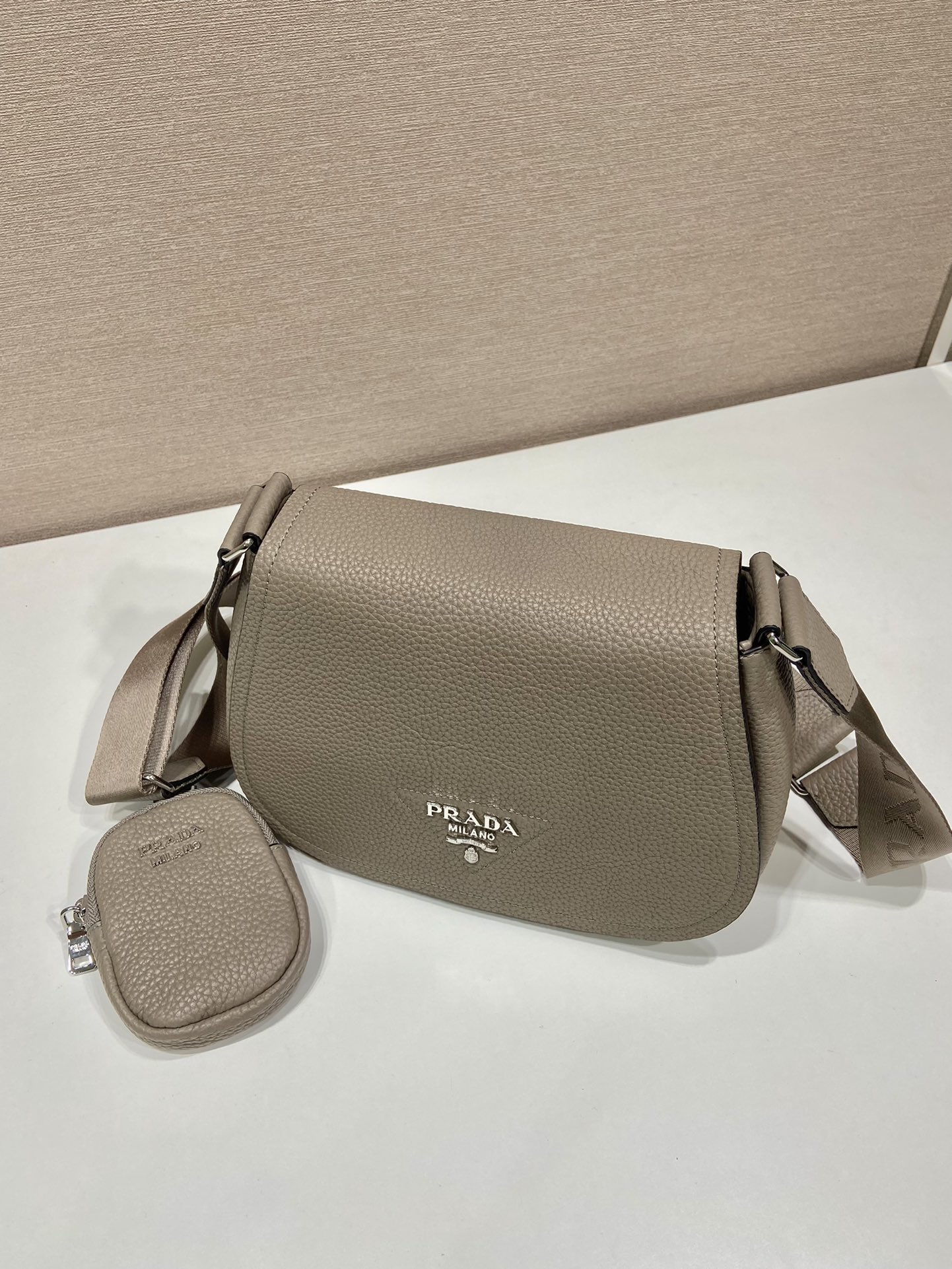 Prada 1BD293 Crossbody Bag -24*17*9.5CM