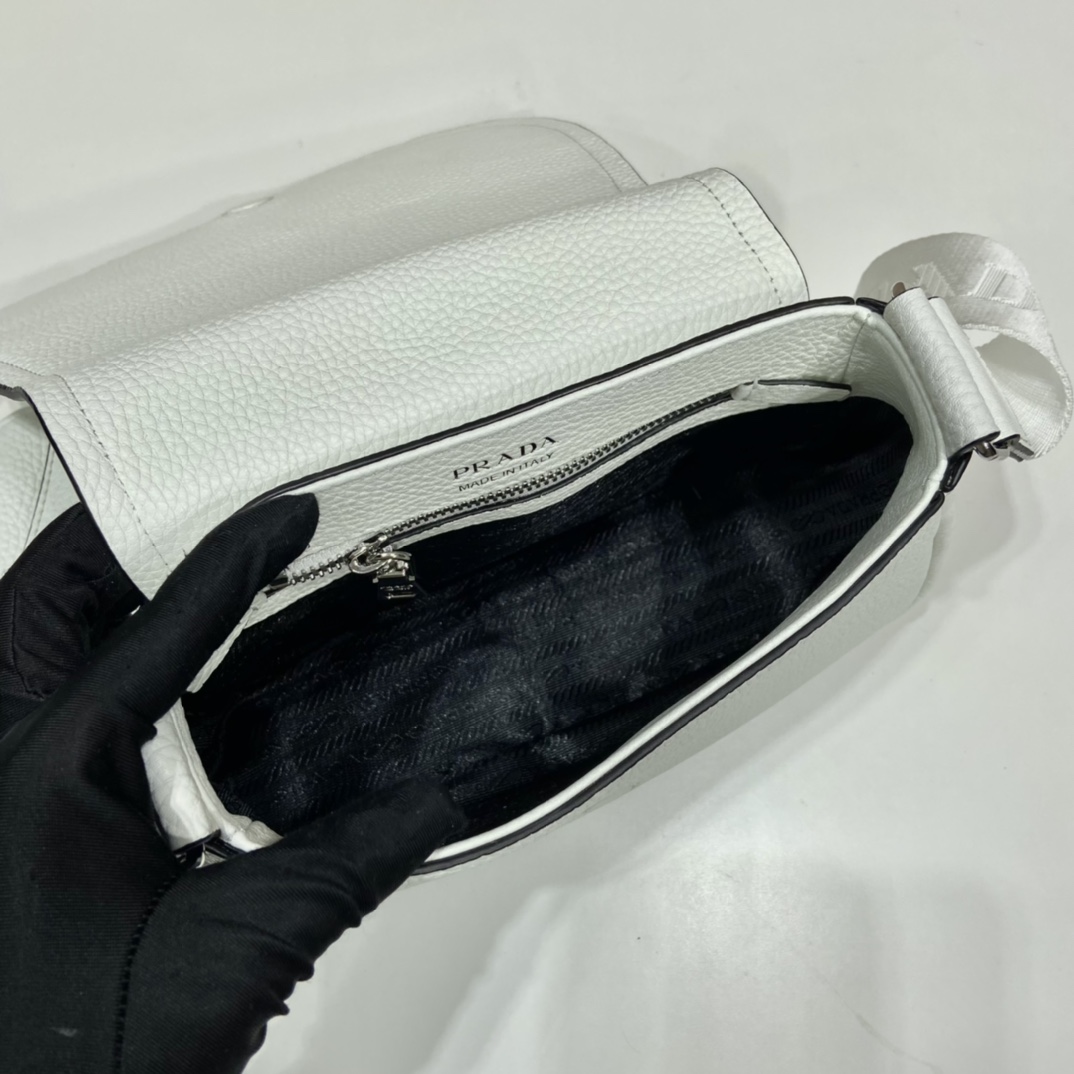 Prada 1BD293 Crossbody Bag -24*17*9.5CM