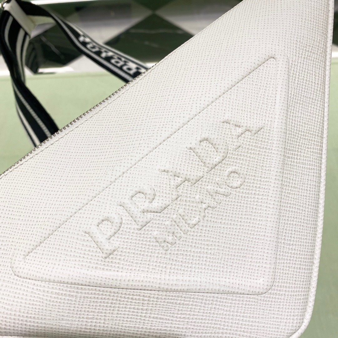Prada Triangle Handbags 2VH155-28*18*11CM Prada Triangle Handbags 2VH155-28*18*11CM