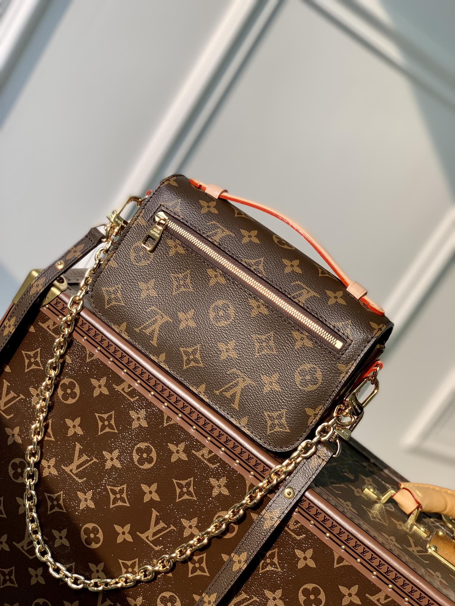 Louis Vuitton Pochette Metis Handbags-21.5*13.5*6CM