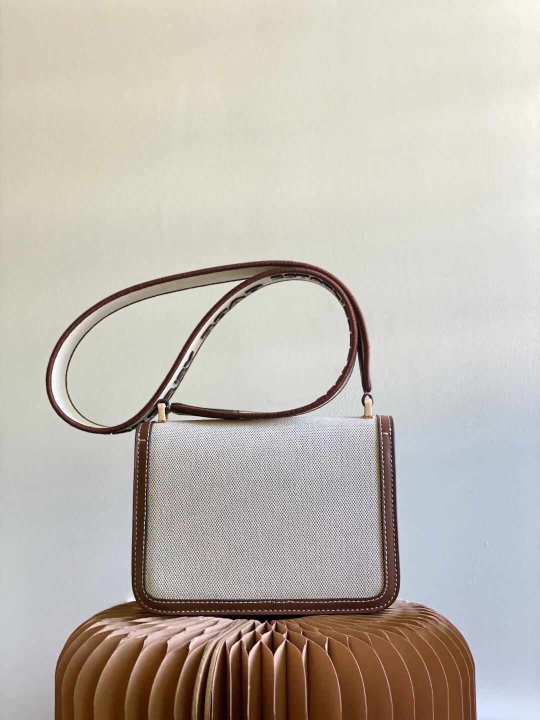 Burberry Small Quilted TB Bag-21*6*16CM
