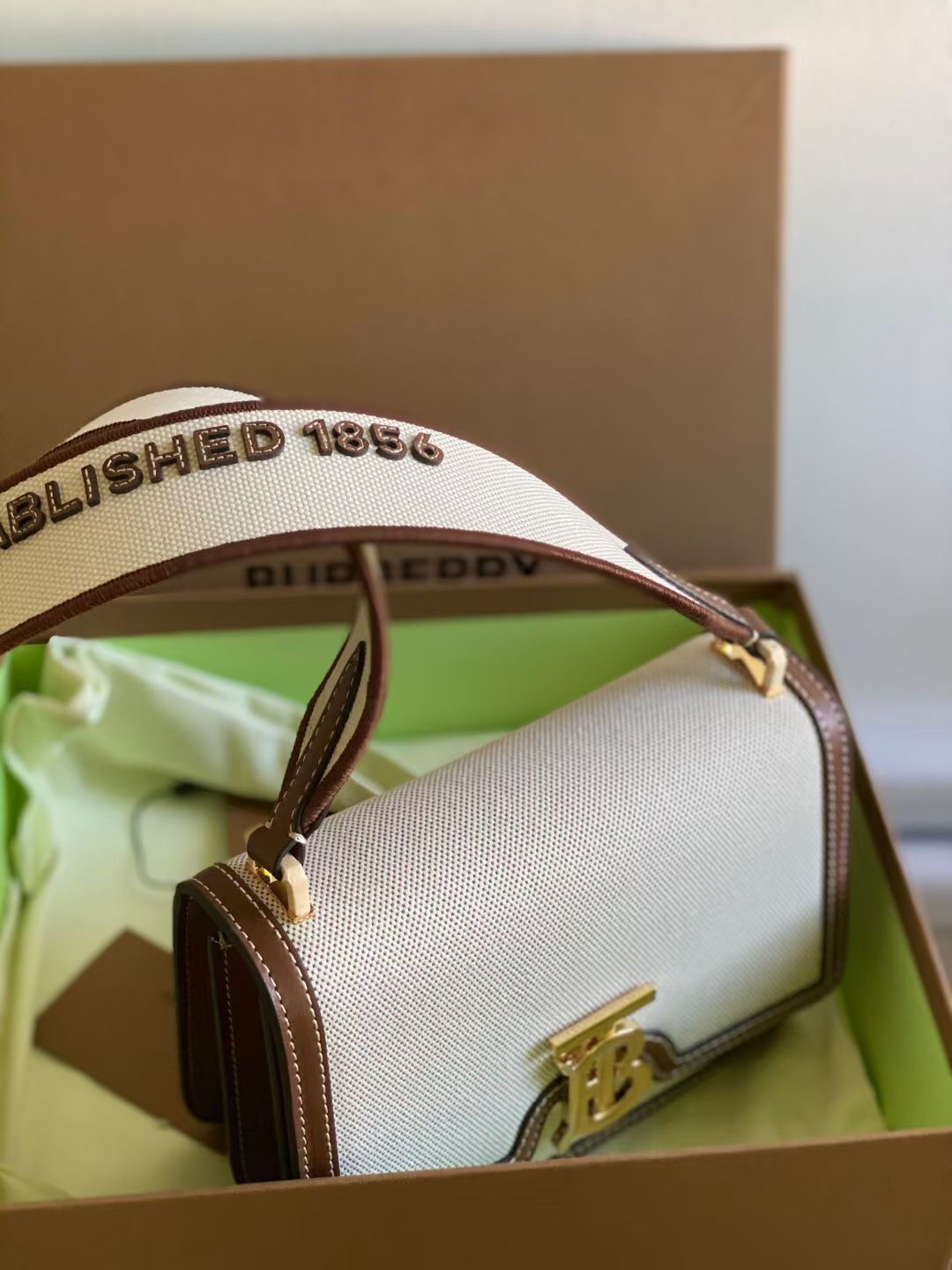 Burberry Small Quilted TB Bag-21*6*16CM