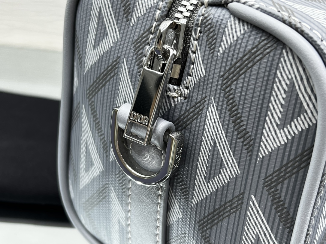 Diro Saddle Bag-25.5 x 20 x 6.5CM Diro Saddle Bag-25.5 x 20 x 6.5CM