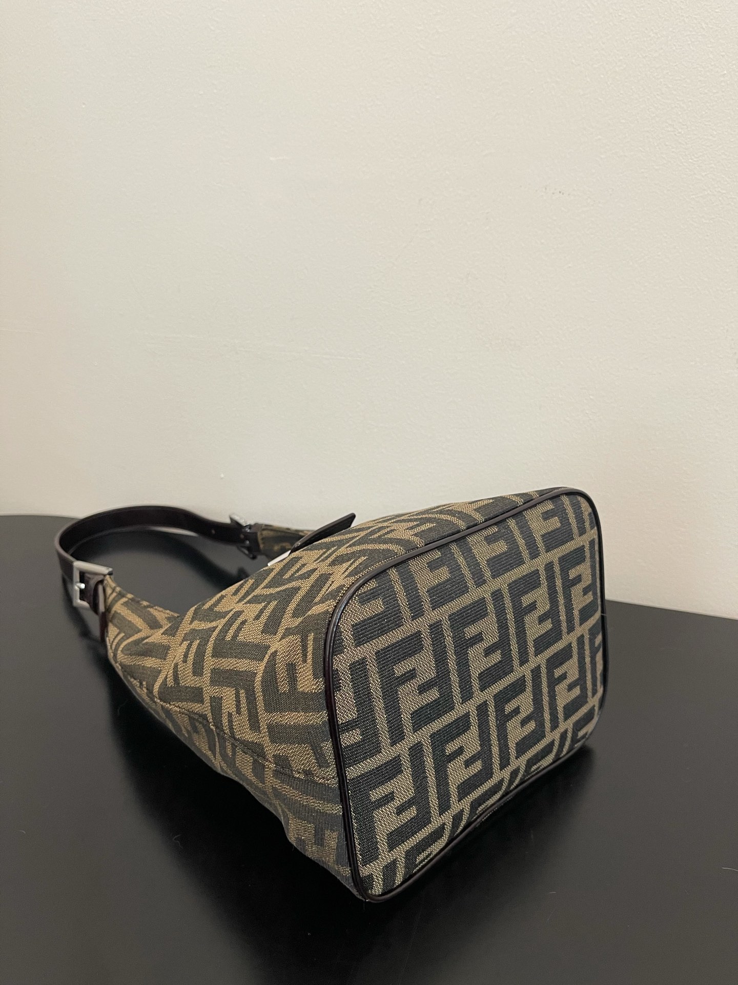 Fendi Vintage Handbags-19x15x14CM