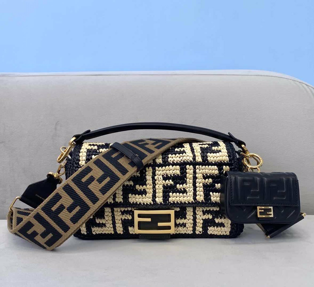 FendI Medium Baguette Bag-26x15x4CM