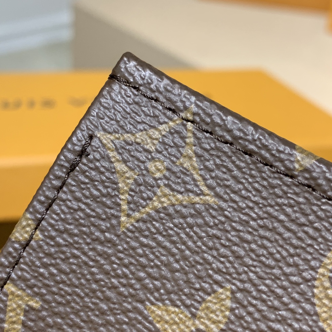 Louis Vuitton Toiletry Pouch -19* 15*6CM Louis Vuitton Toiletry Pouch -19* 15*6CM