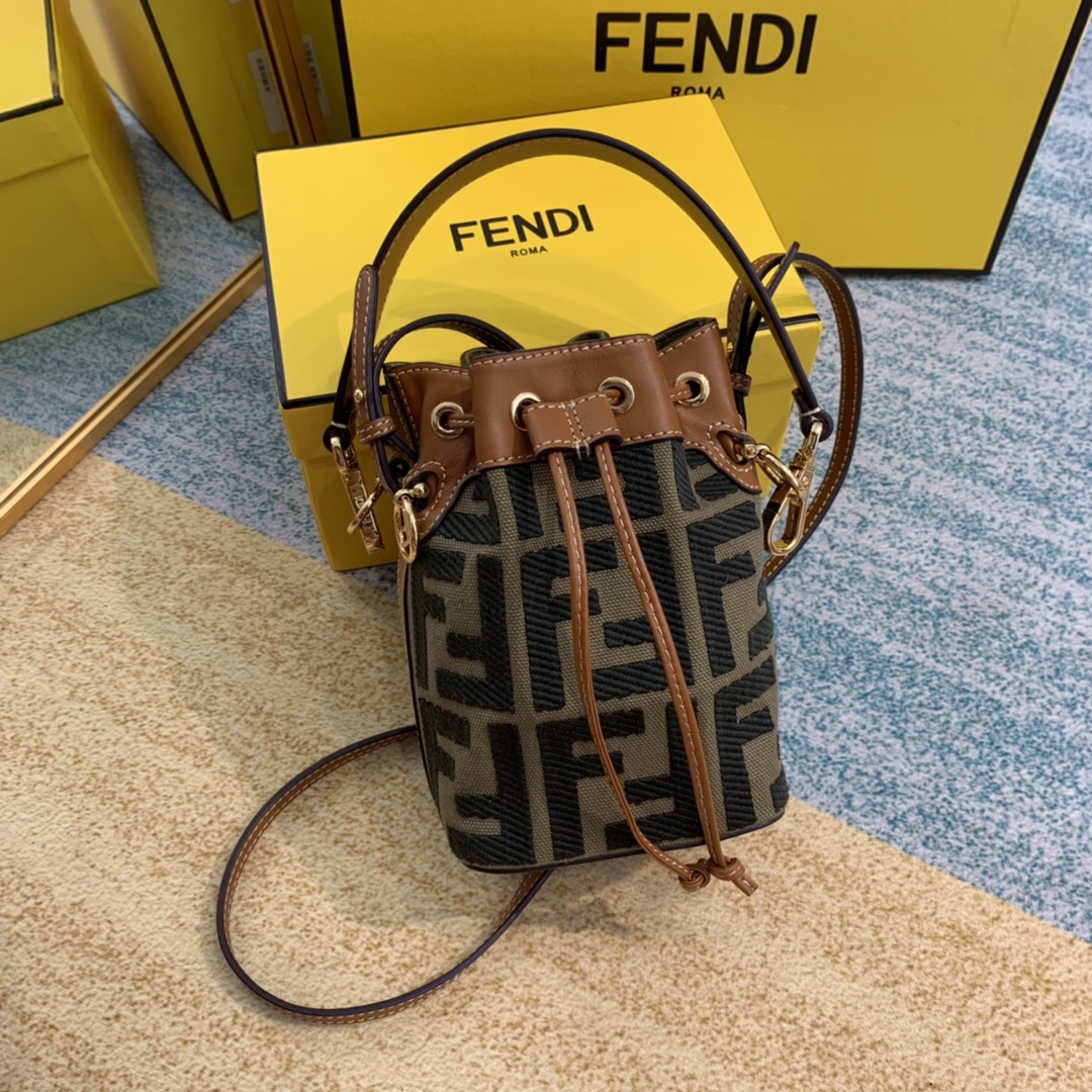 Fendi Mini Mon Tresor Bag -12x18x10CM