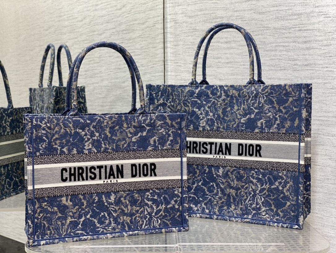 Diro Book Tote