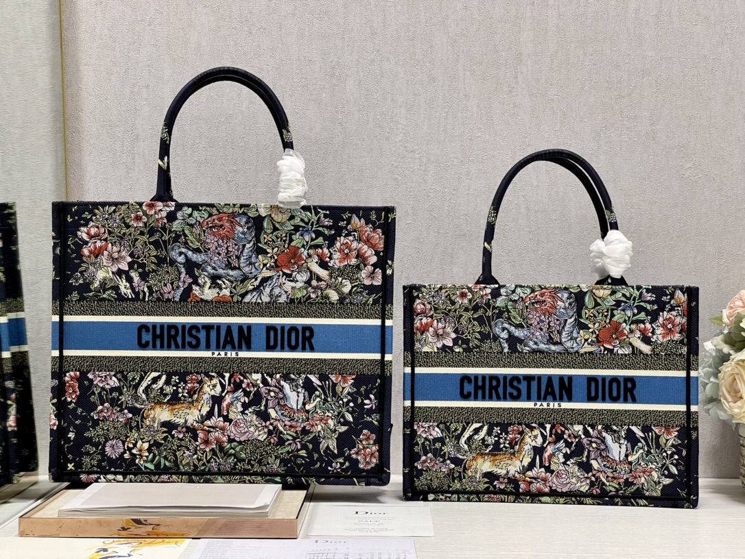 Diro Book Tote
