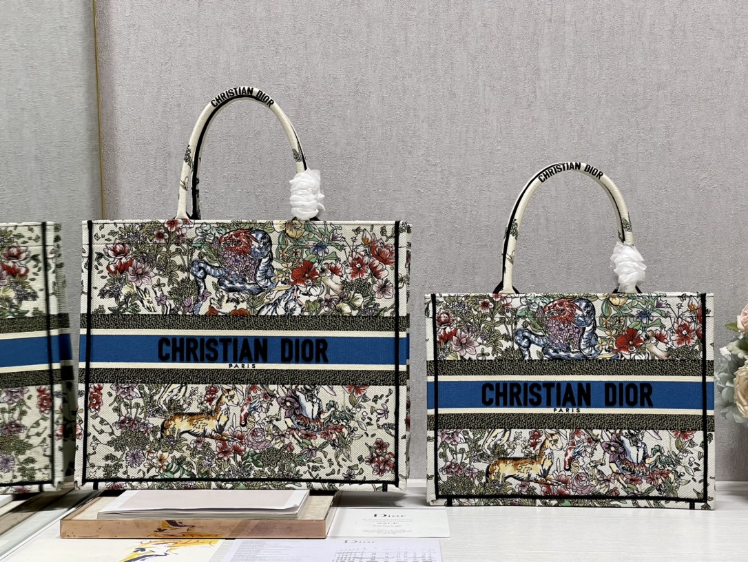 Diro Book Tote