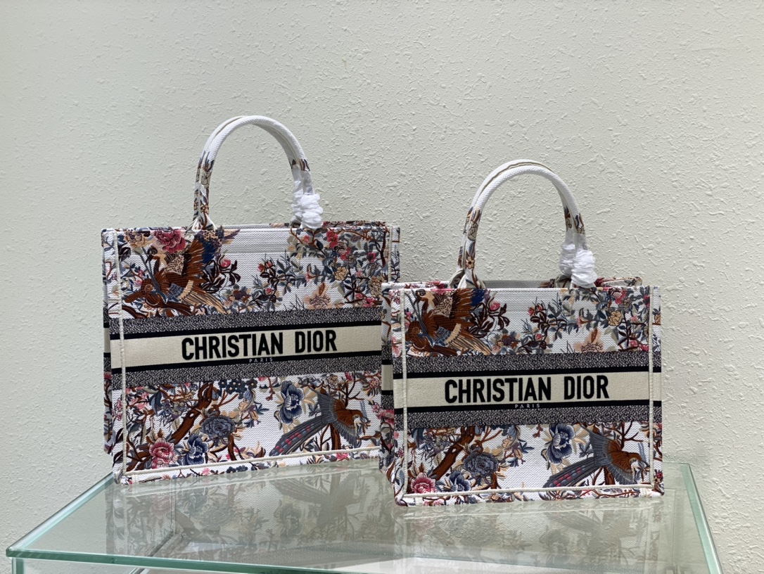 Diro Book Tote