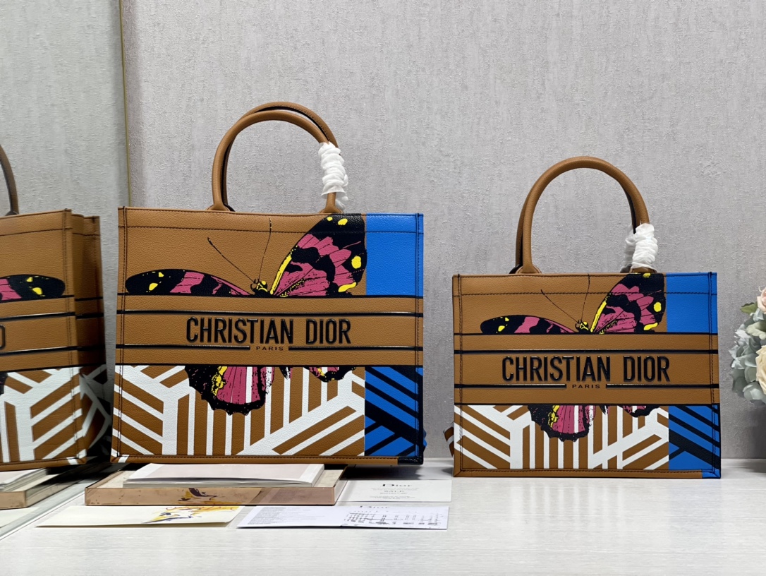 Diro Book Tote