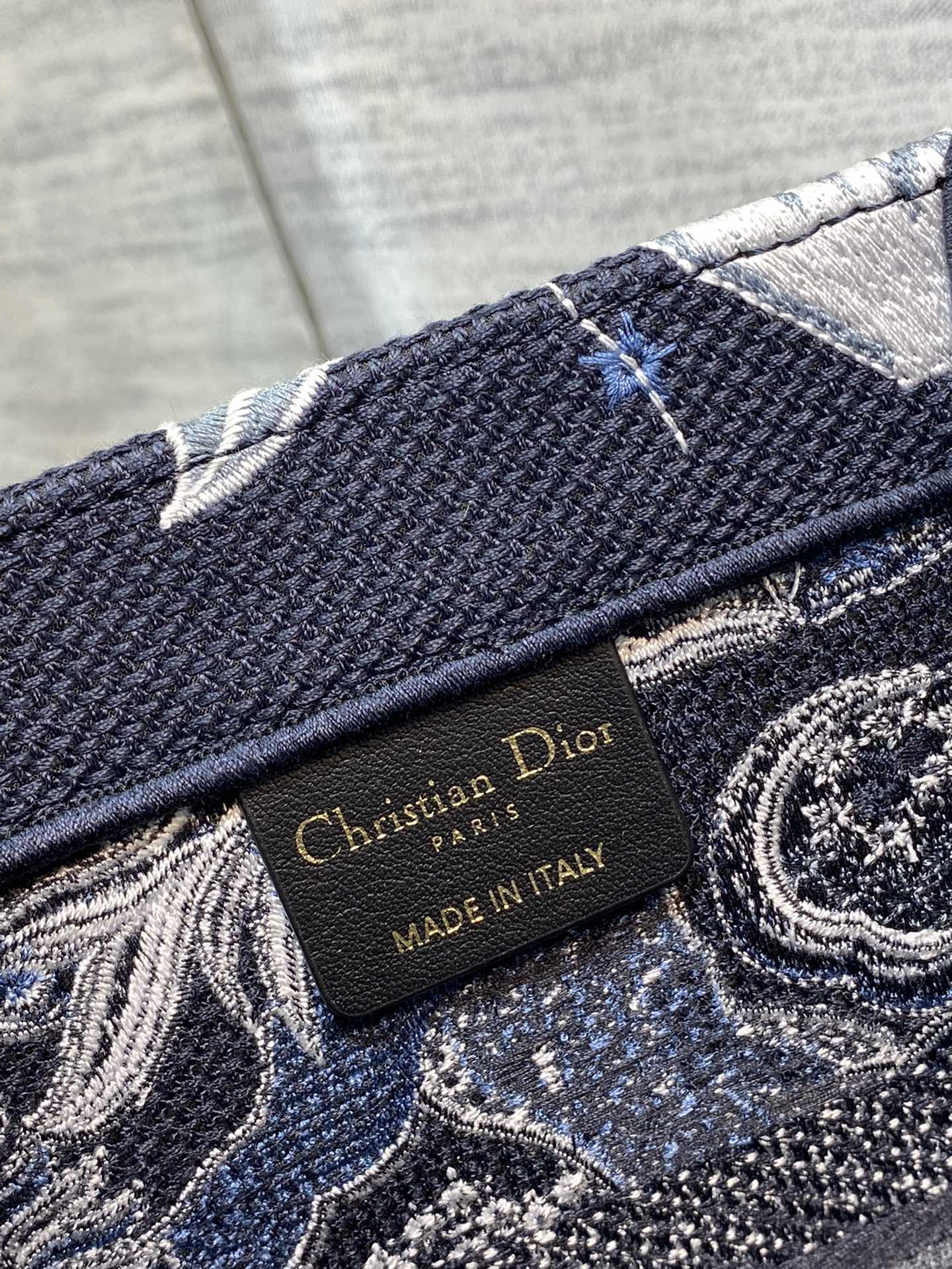 Diro Small Book Tote-36.5CM