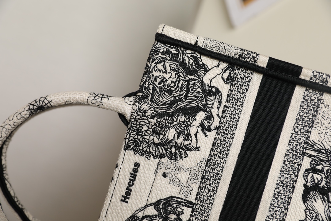 Diro Small Book Tote-26*8*22CM