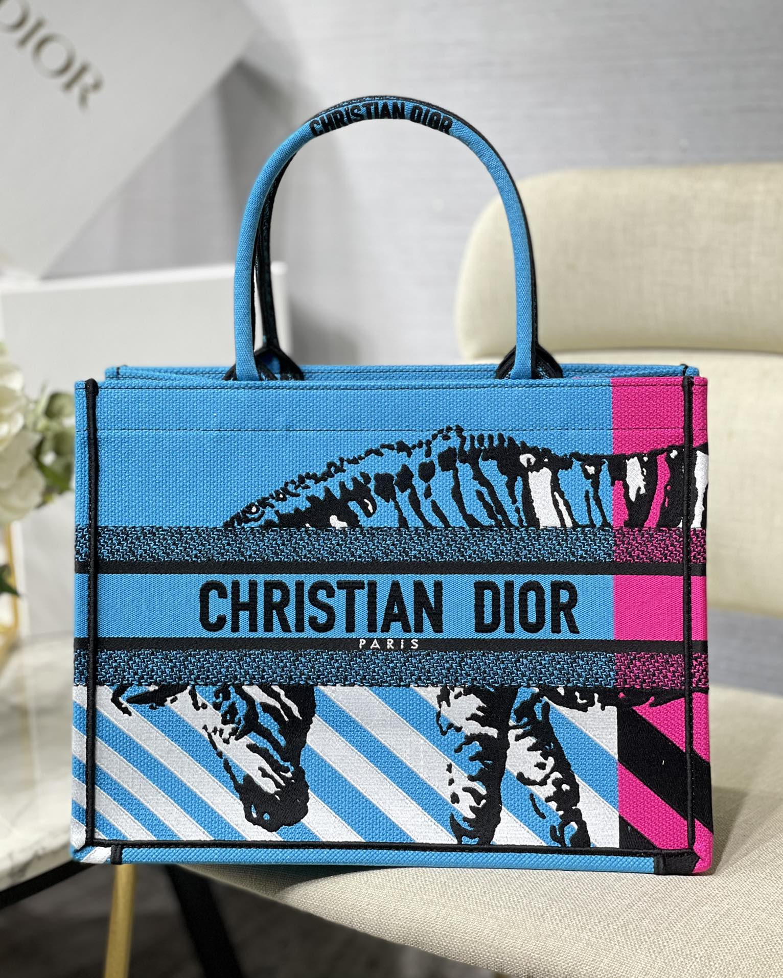 Diro Small Book Tote-36.5CM