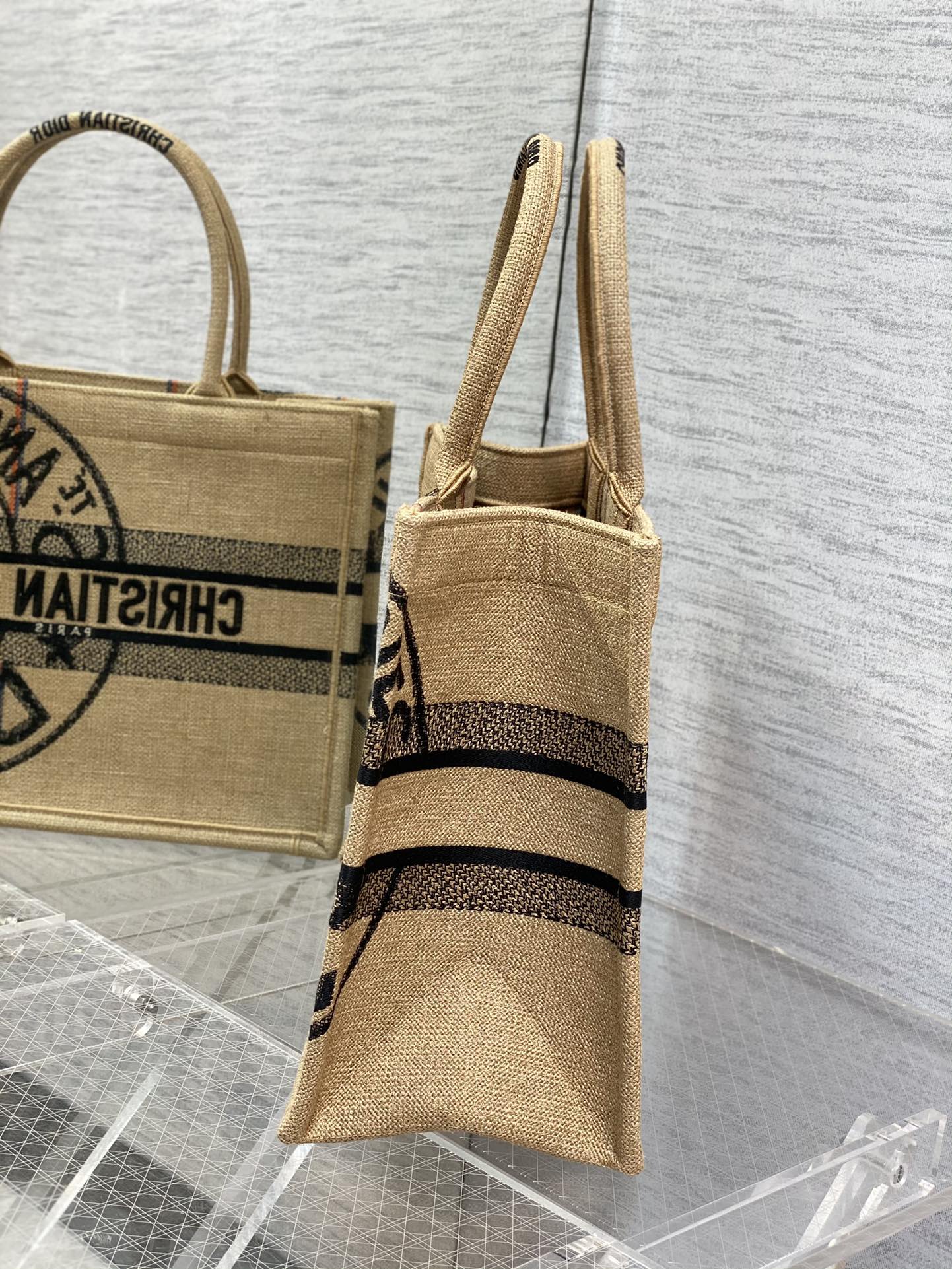 Diro Small Book Tote-36.5CM