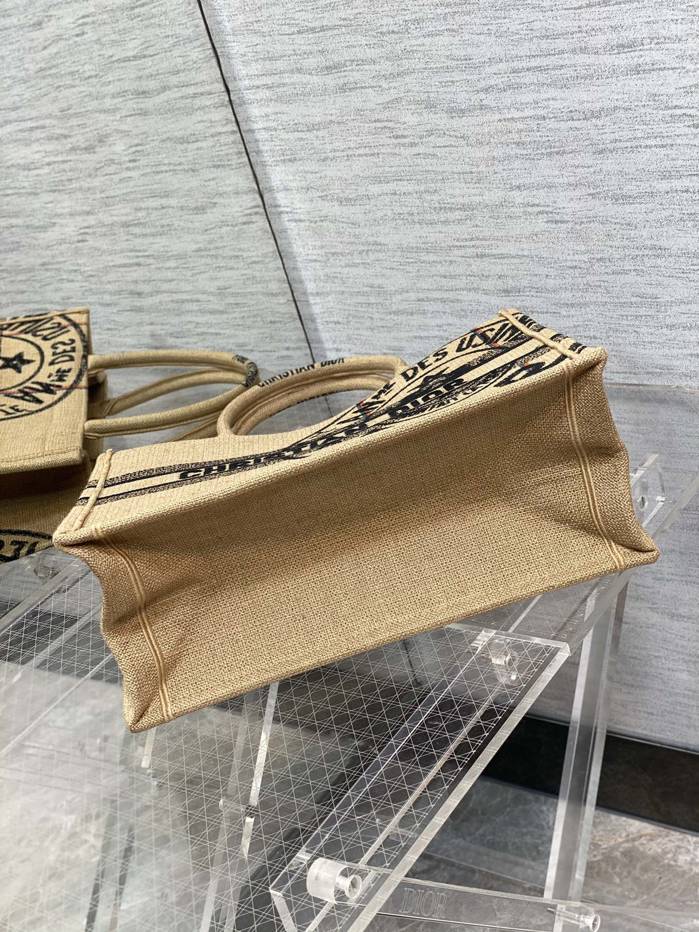 Diro Small Book Tote-36.5CM