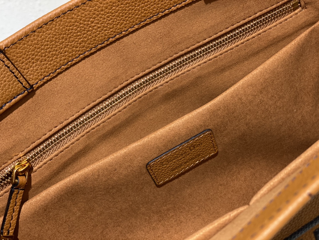 Diro Small Book Tote-36.5CM