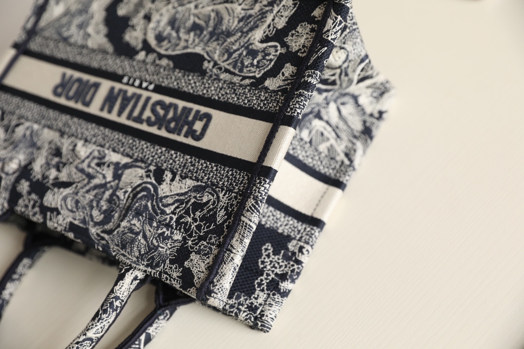 Diro Small Book Tote-26*8*22CM
