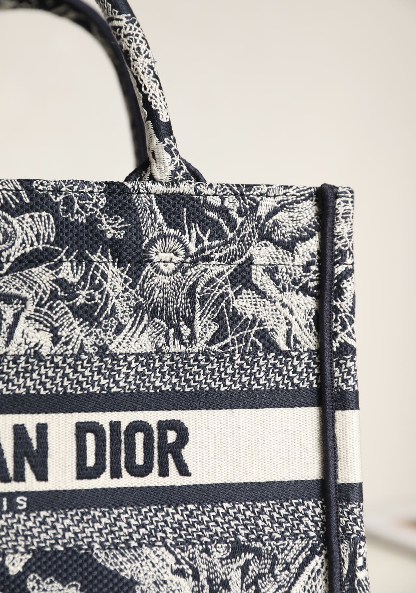 Diro Small Book Tote-26*8*22CM