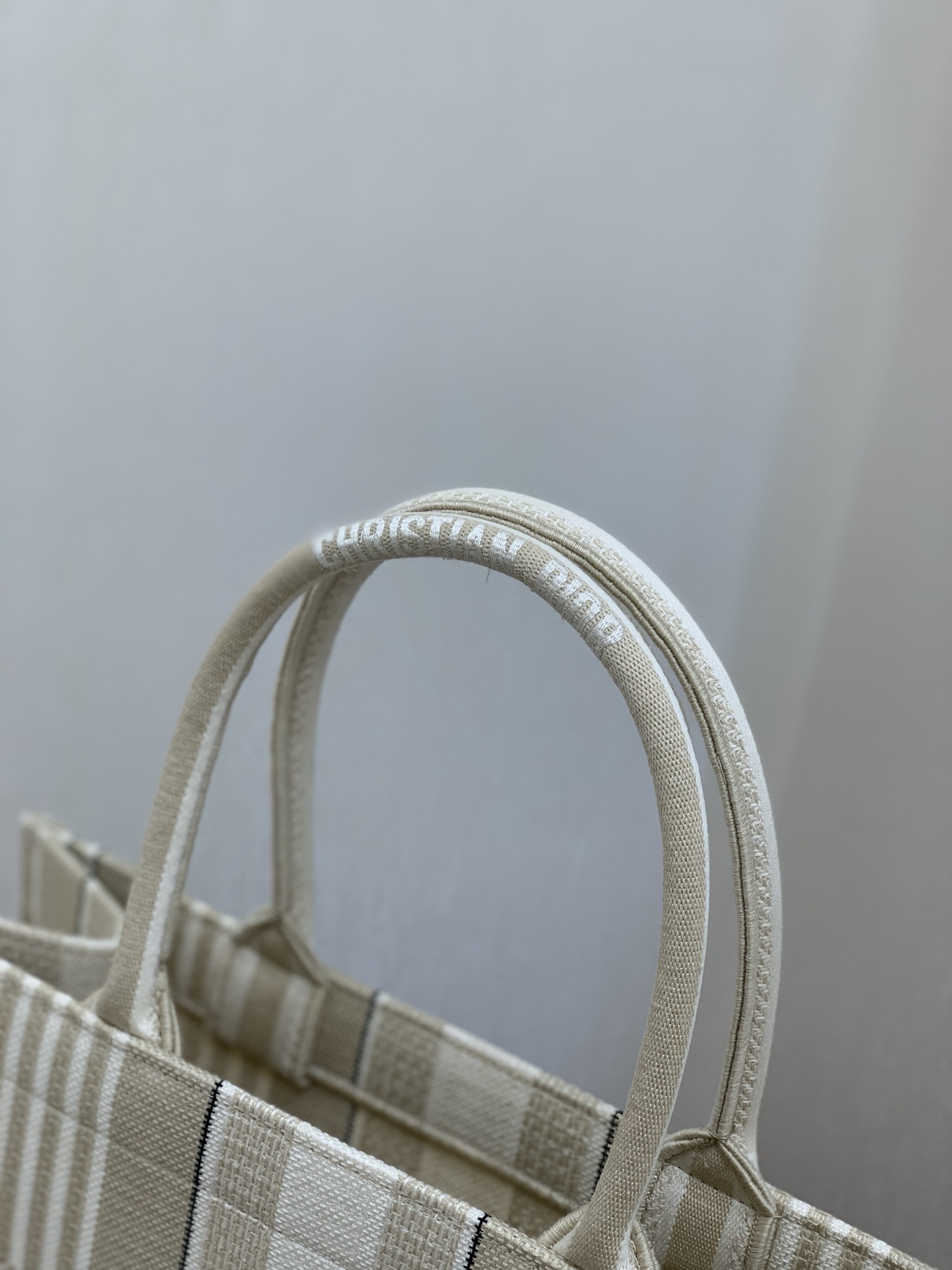 Diro Small Book Tote-36.5CM