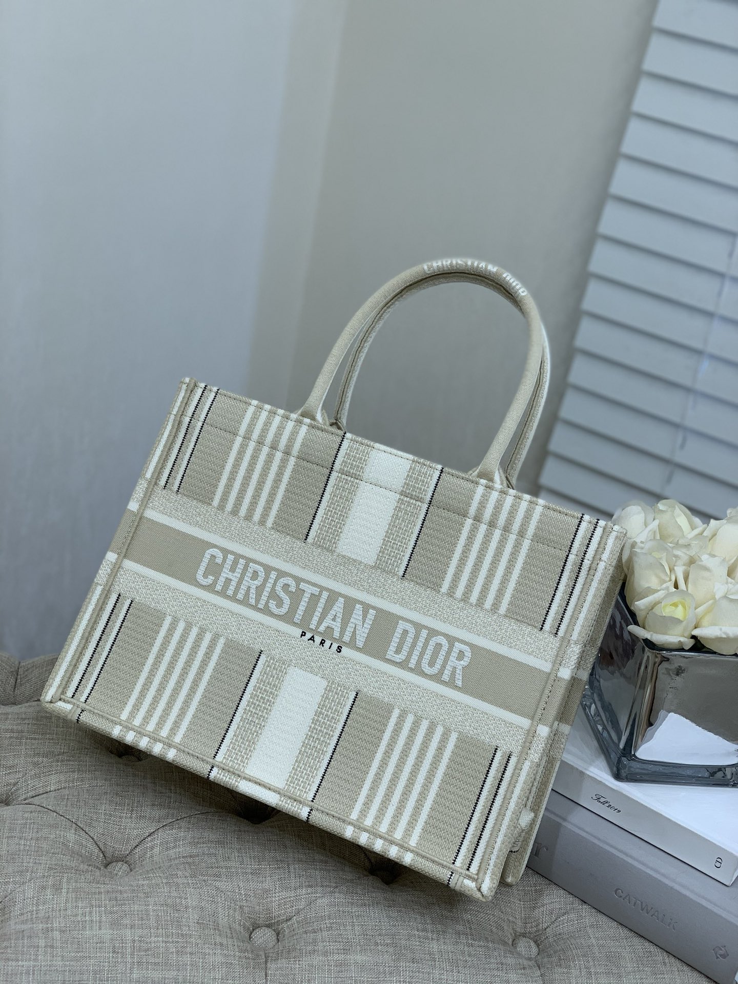 Diro Small Book Tote-36.5CM