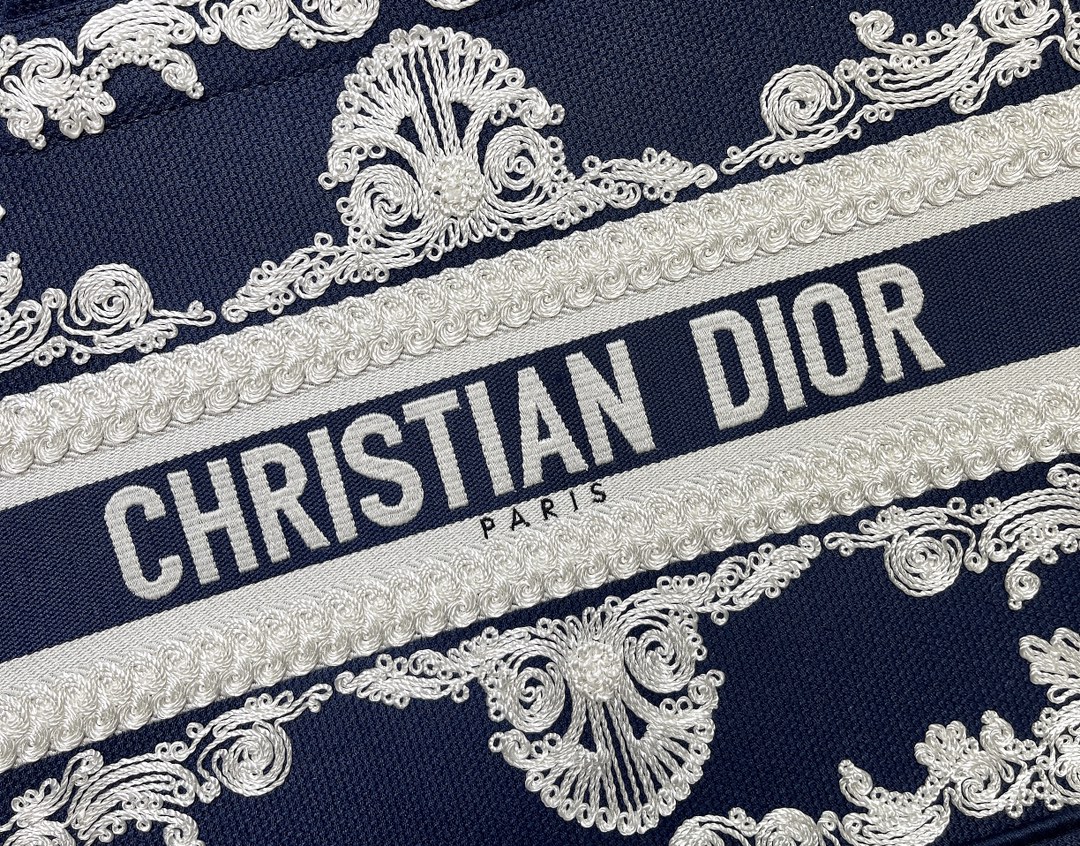 Diro Small Book Tote-36.5CM