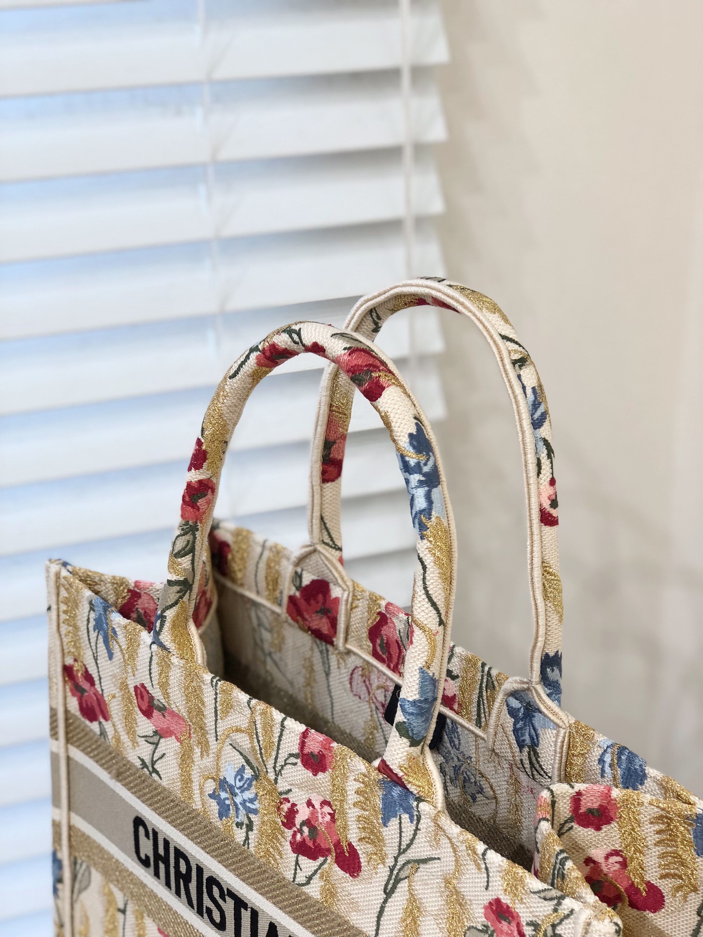 Diro Small Book Tote-36.5CM