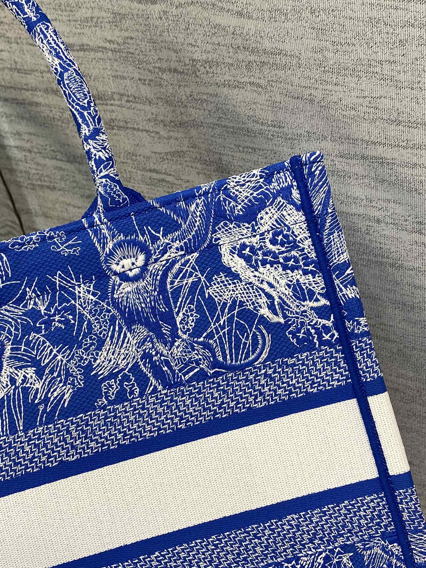 Diro Small Book Tote-36.5CM