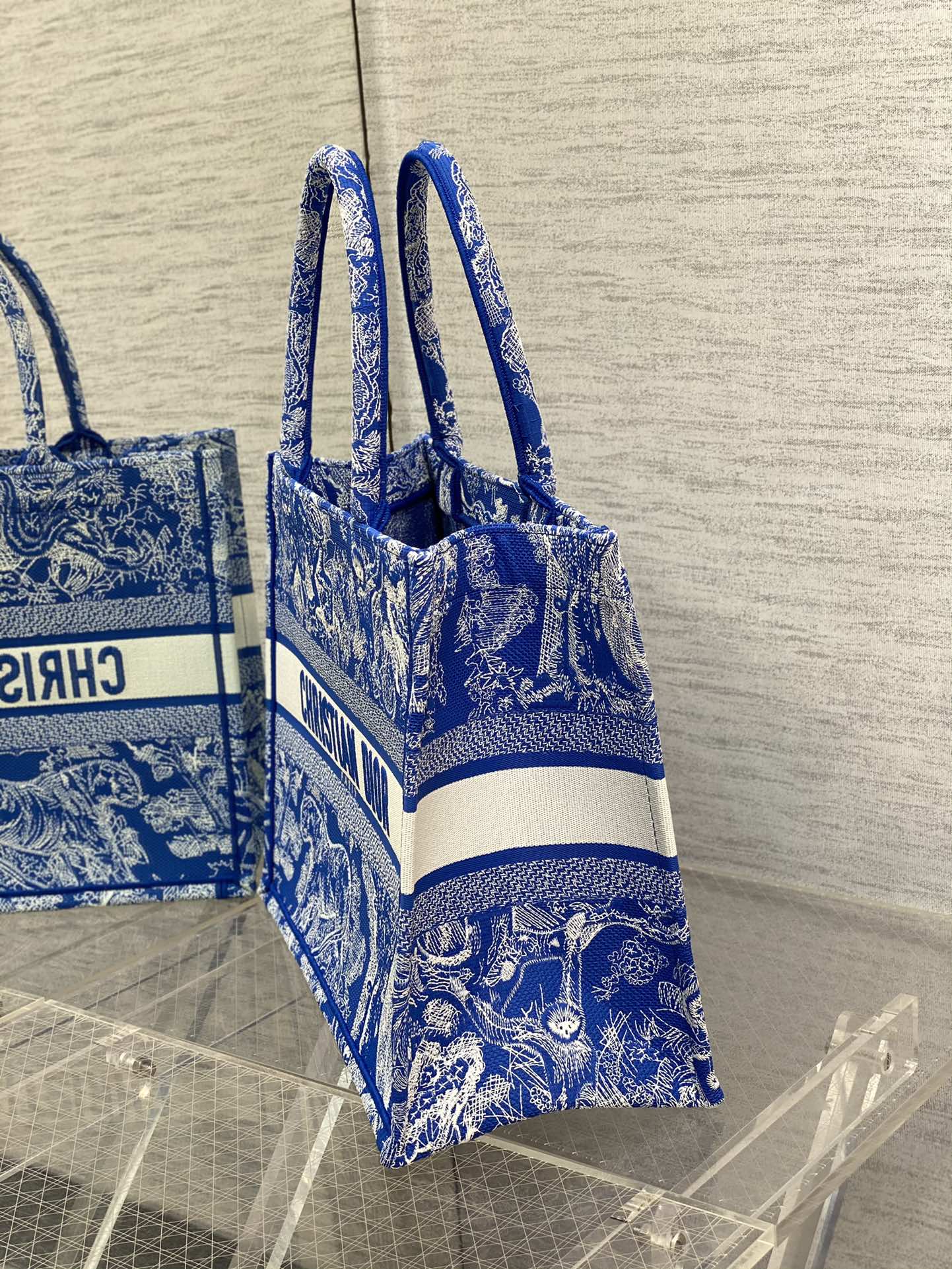 Diro Small Book Tote-36.5CM