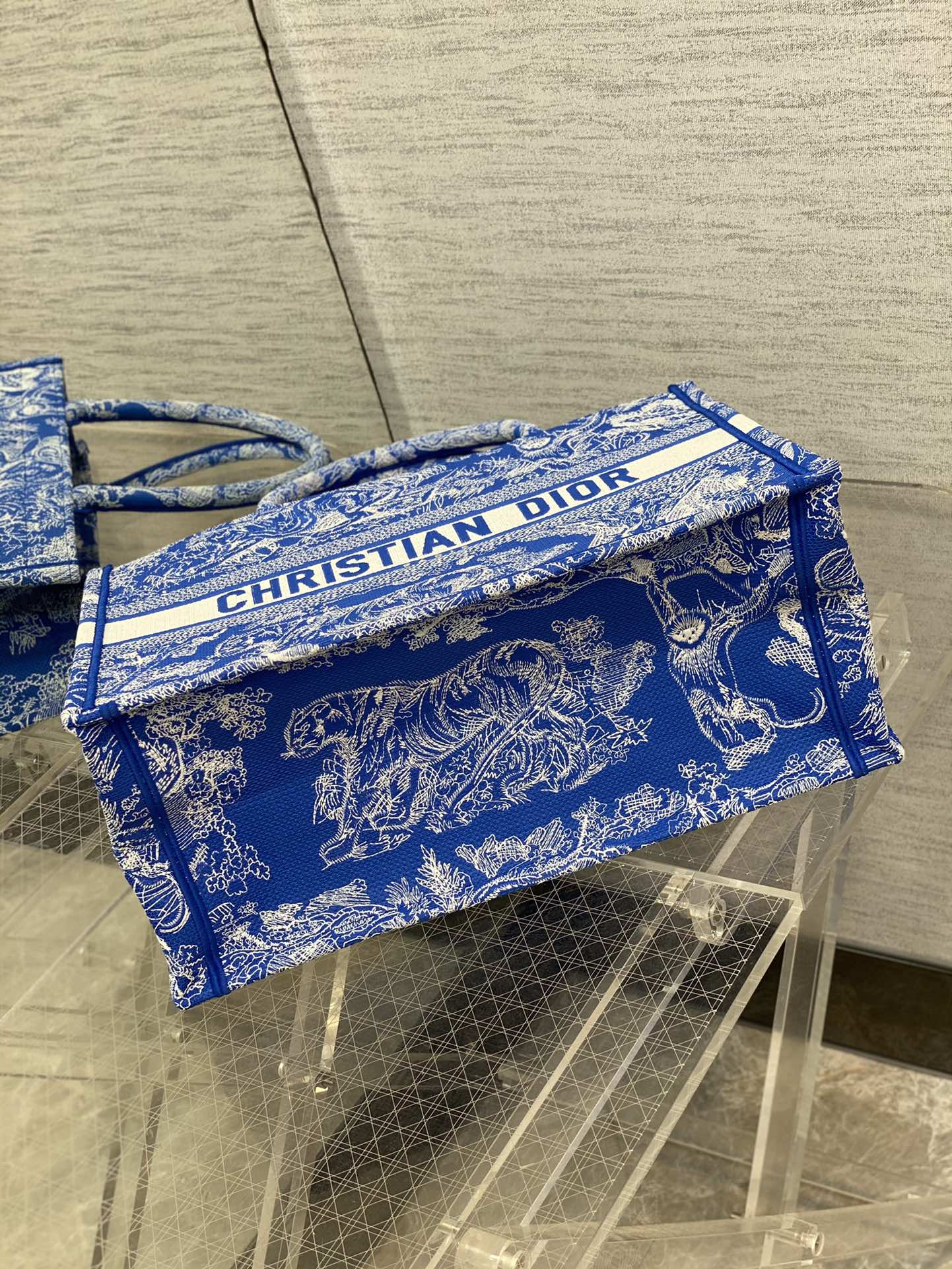 Diro Small Book Tote-36.5CM