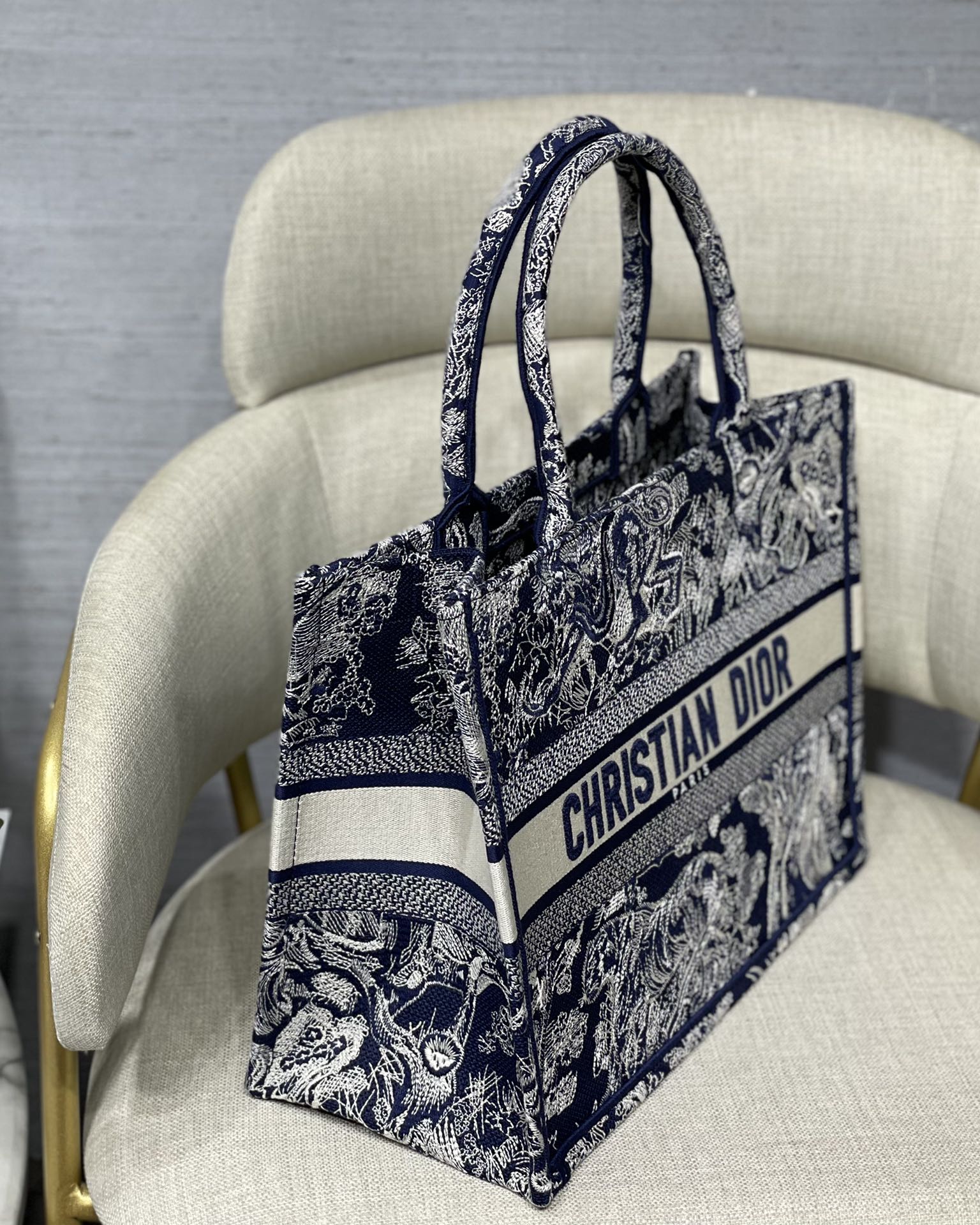 Diro Small Book Tote-36.5CM