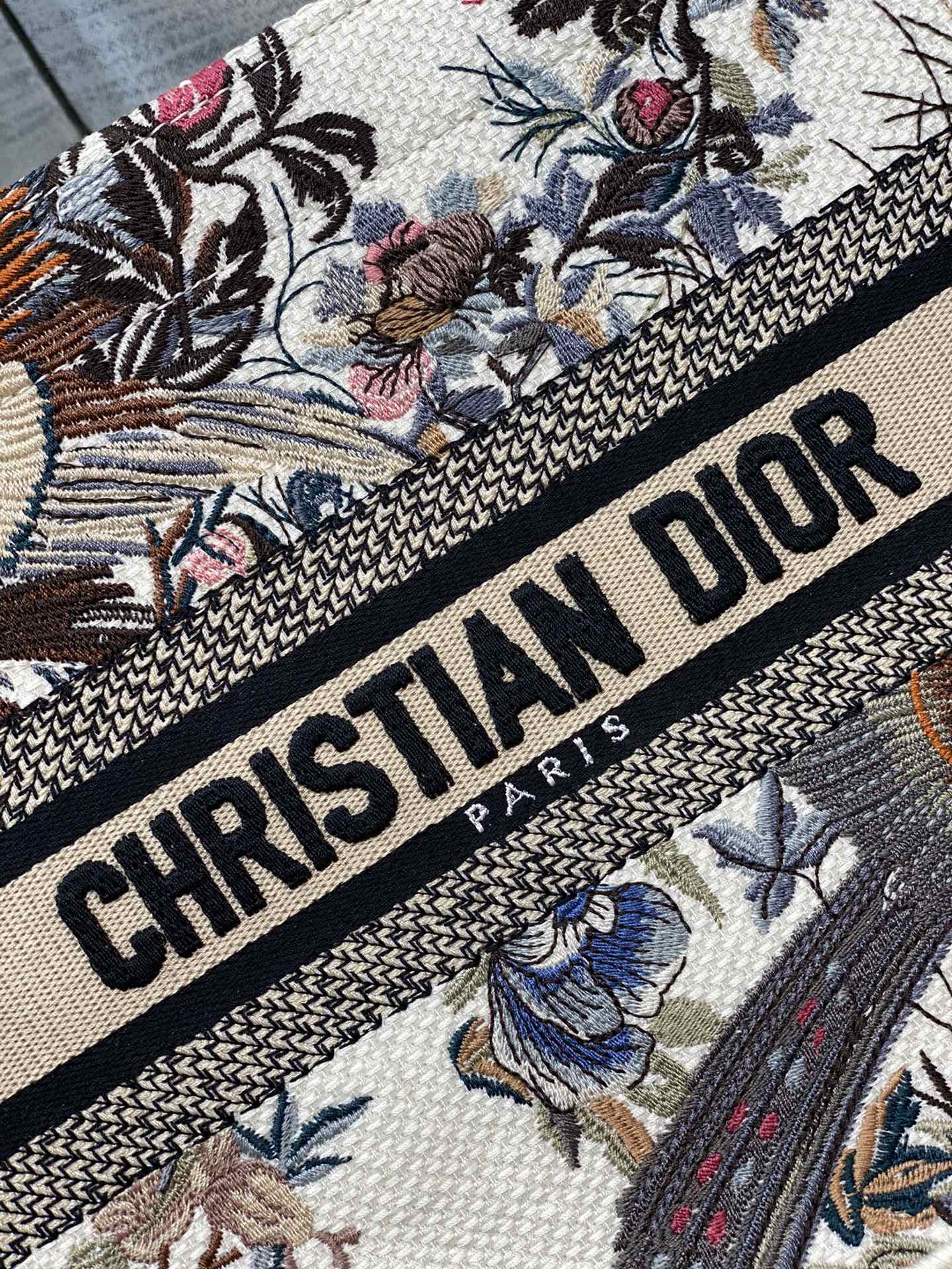 Diro Small Book Tote-26*8*22CM Diro Small Book Tote-26*8*22CM