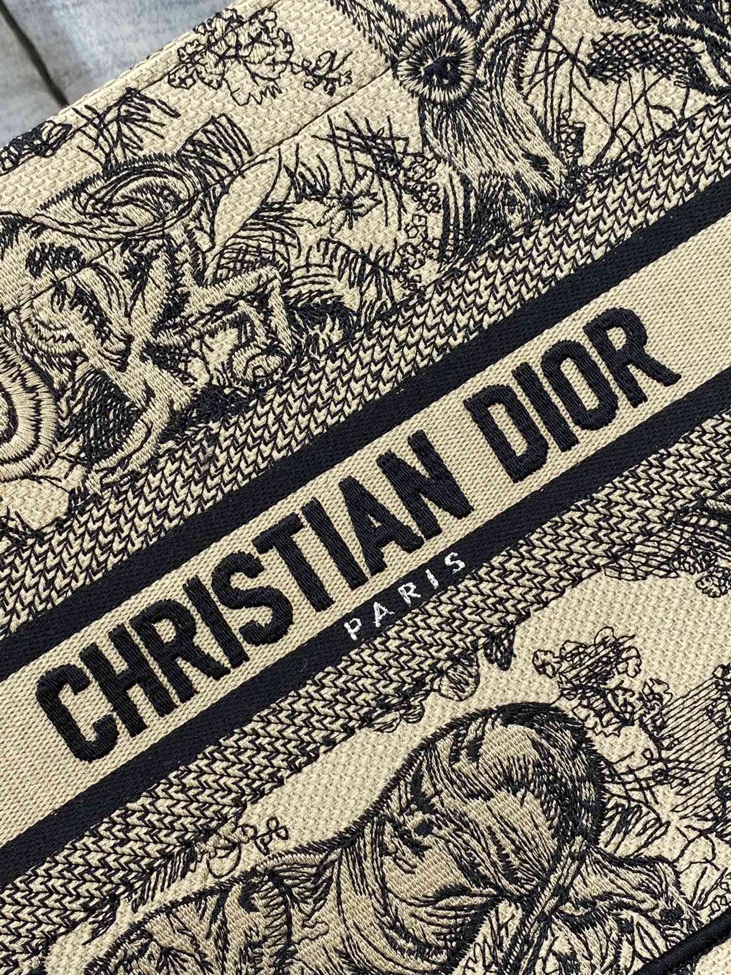 Diro Small Book Tote-26*8*22CM Diro Small Book Tote-26*8*22CM