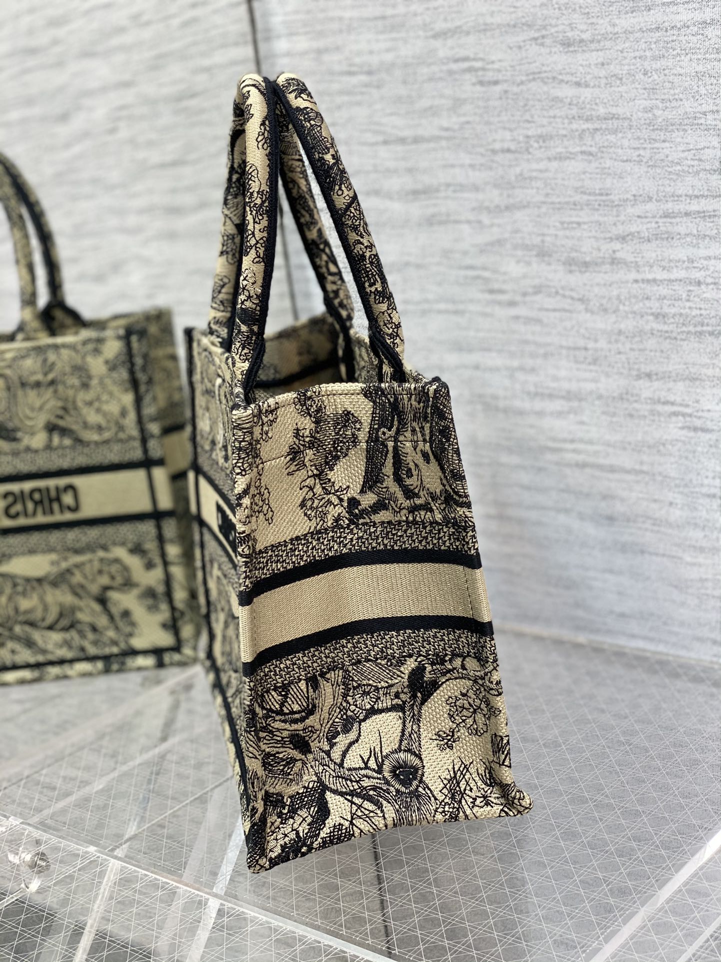 Diro Small Book Tote-26*8*22CM Diro Small Book Tote-26*8*22CM