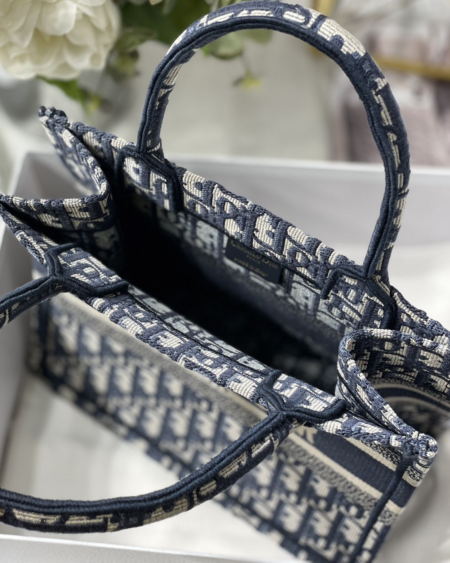 Diro Small Book Tote-26*8*22CM