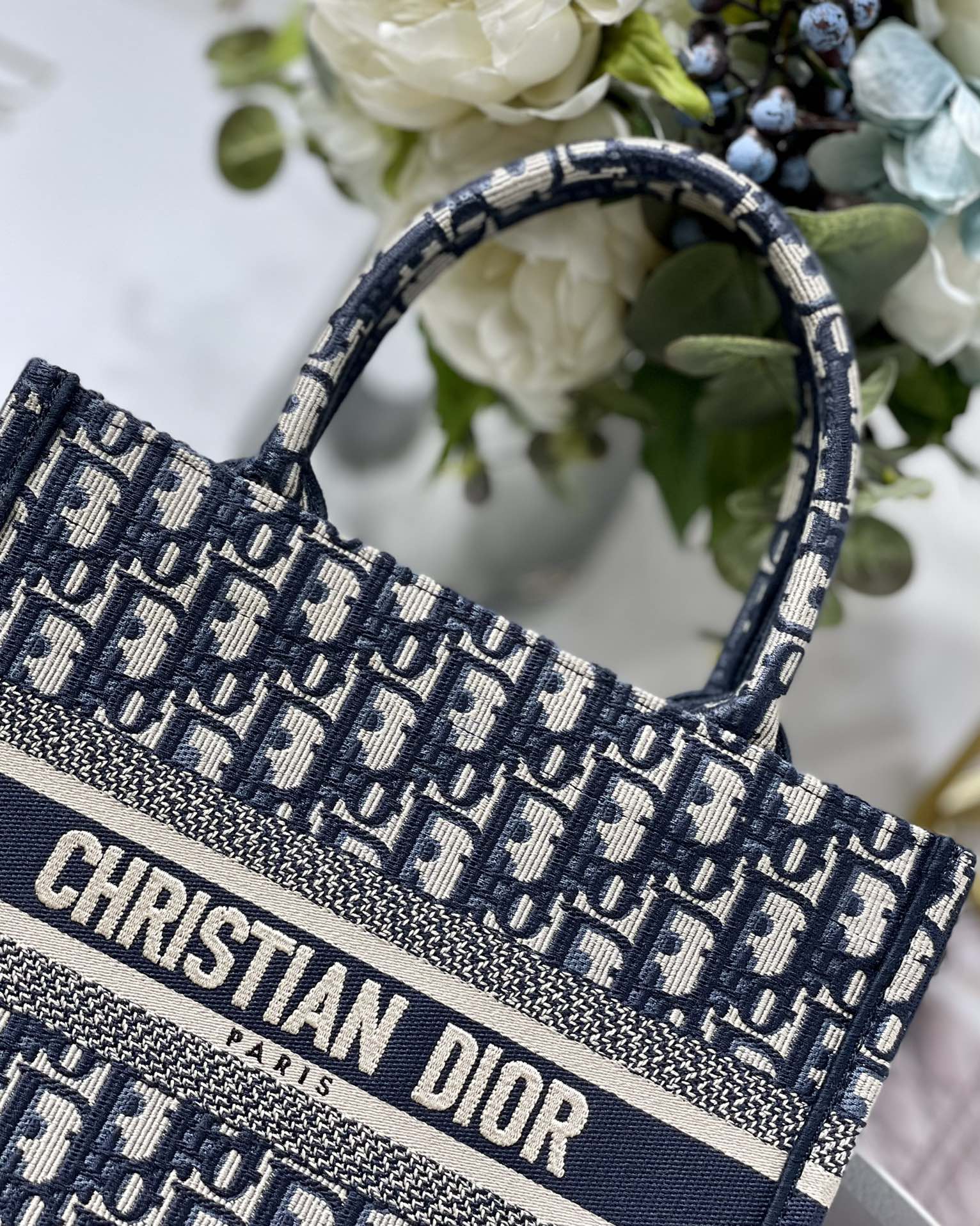 Diro Small Book Tote-26*8*22CM