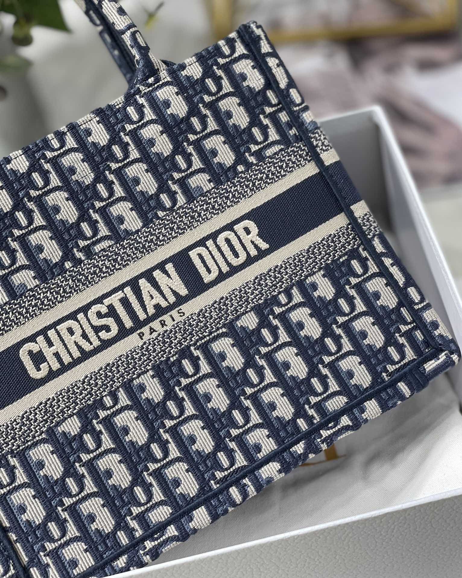 Diro Small Book Tote-26*8*22CM