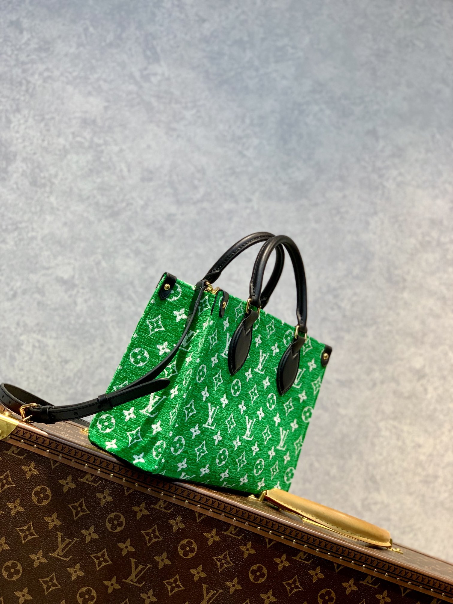 Louis Vuitton Onthego Handbag-25*19*11.5 CM