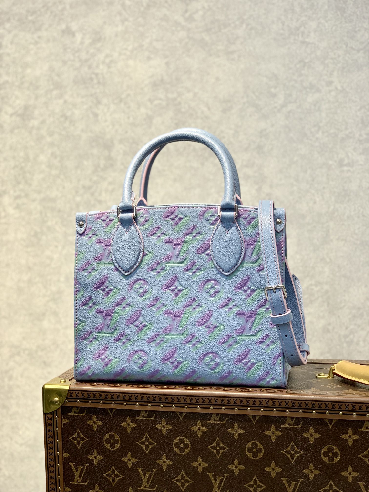 Louis Vuitton Onthego Handbag-25*19*11.5 CM