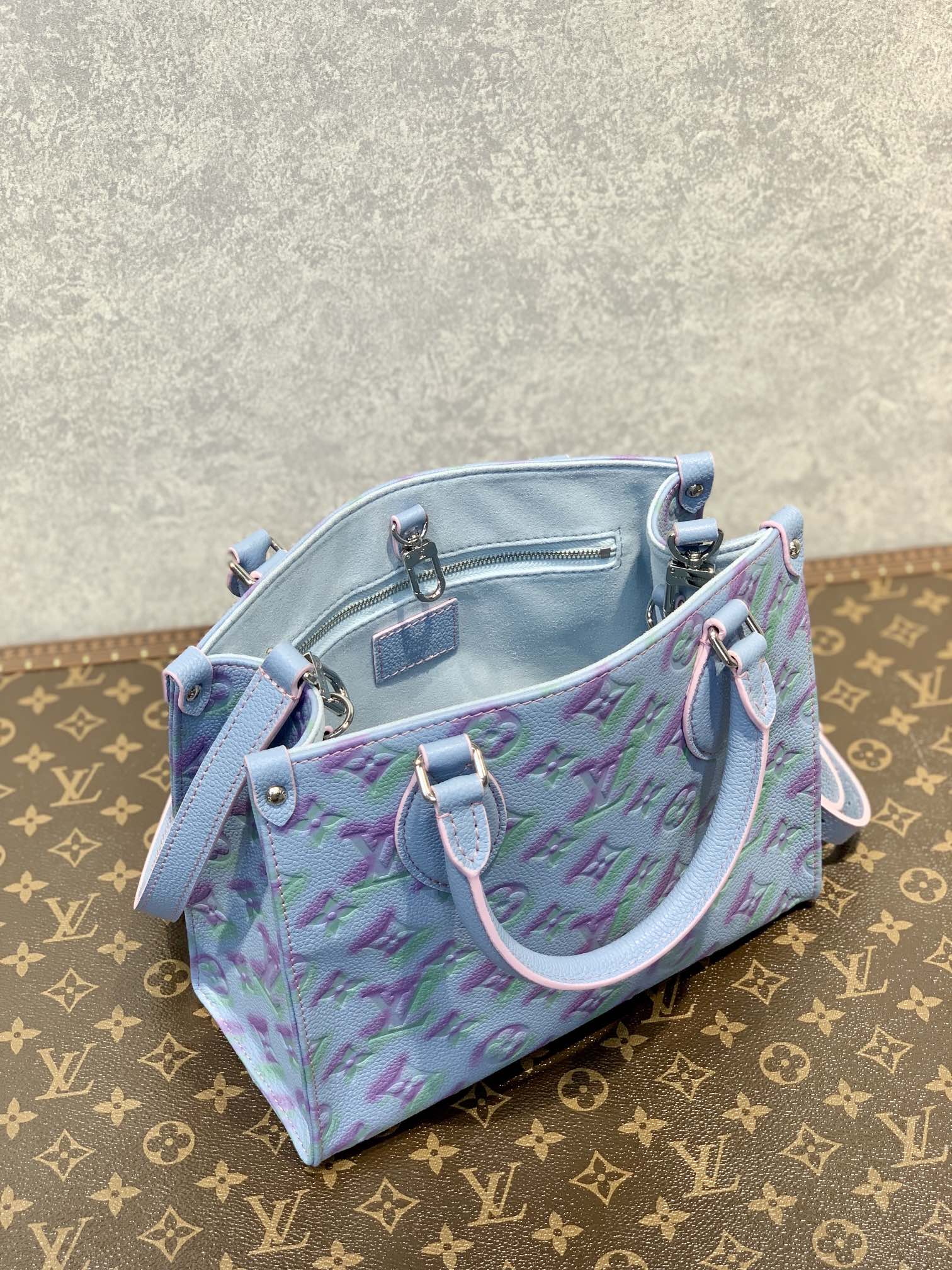 Louis Vuitton Onthego Handbag-25*19*11.5 CM