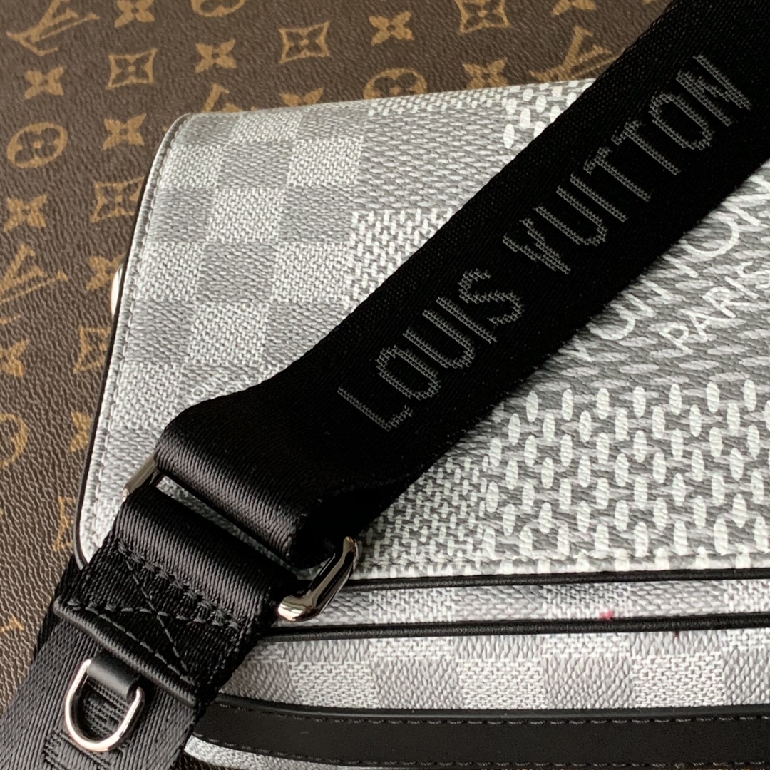 Louis Vuitton Studio Messenger Bag-23.5* 14*5 CM