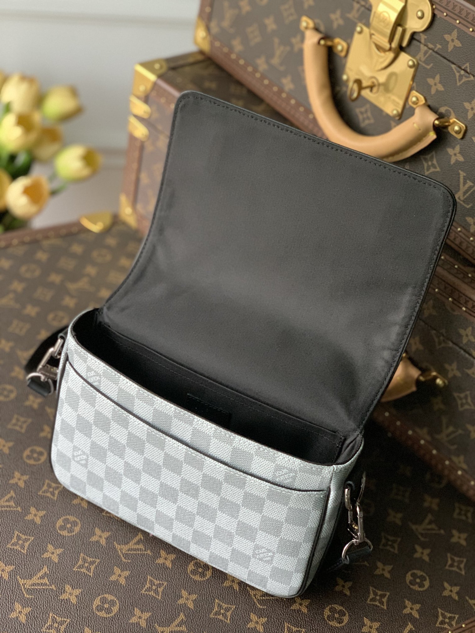 Louis Vuitton Studio Messenger Bag-23.5* 14*5 CM