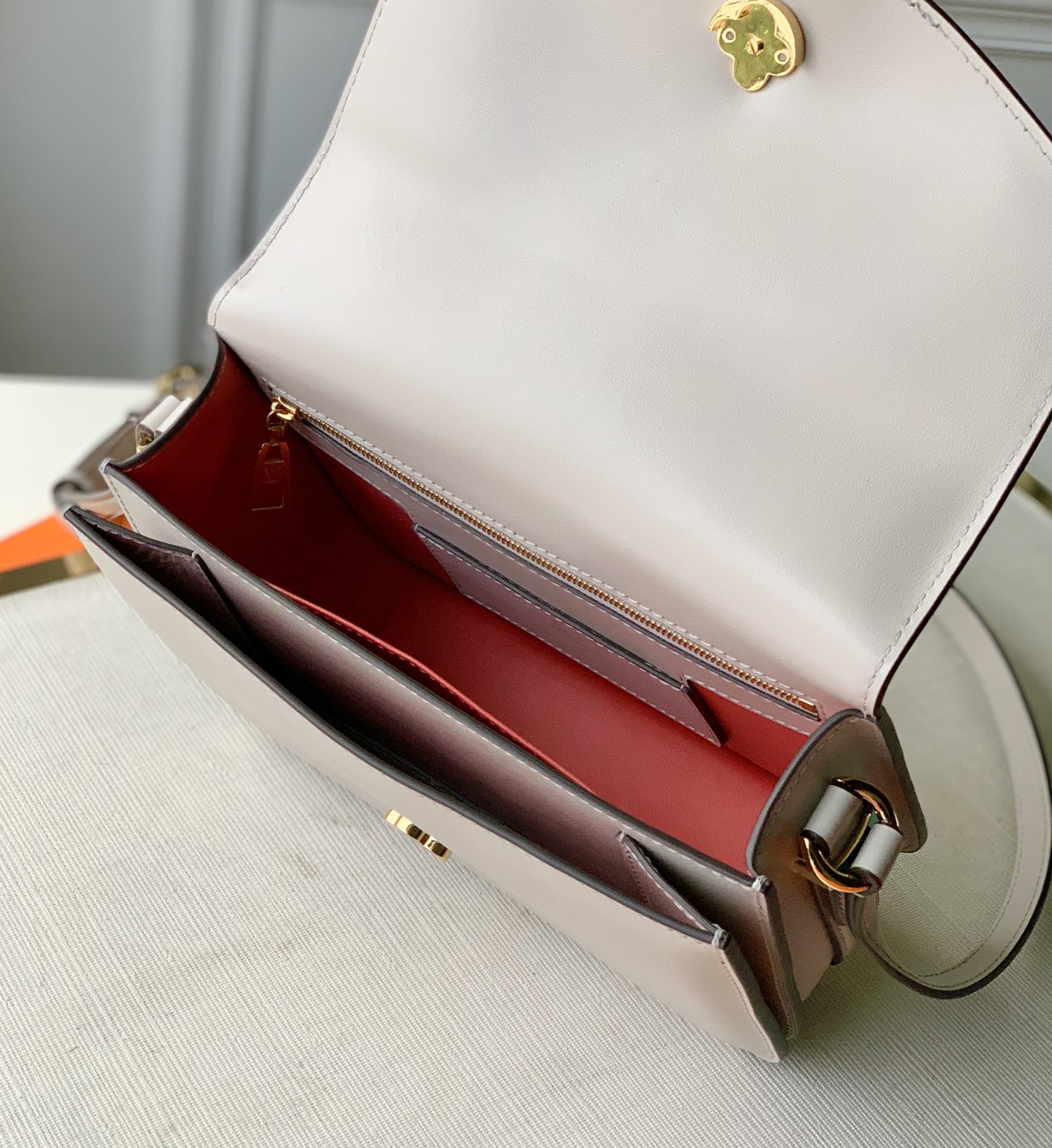 Louis Vuitton Pont 9 Handbags-23*15*8CM Louis Vuitton Pont 9 Handbags-23*15*8CM
